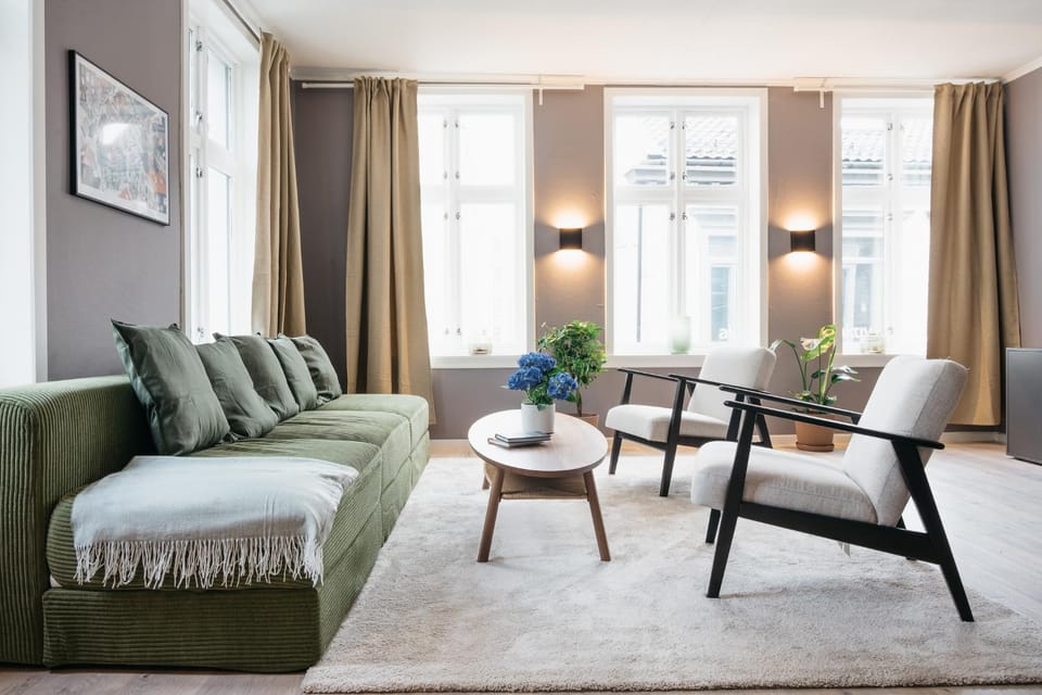 Living room, Seating area