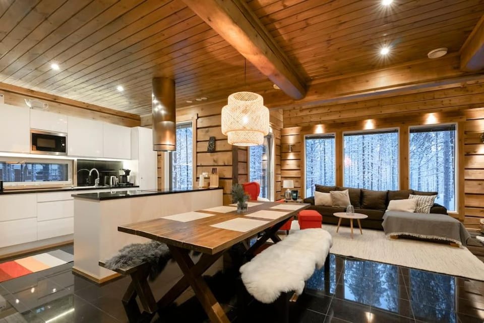 Kitchen or kitchenette, Living room, Seating area, Dining area, minibar, stove