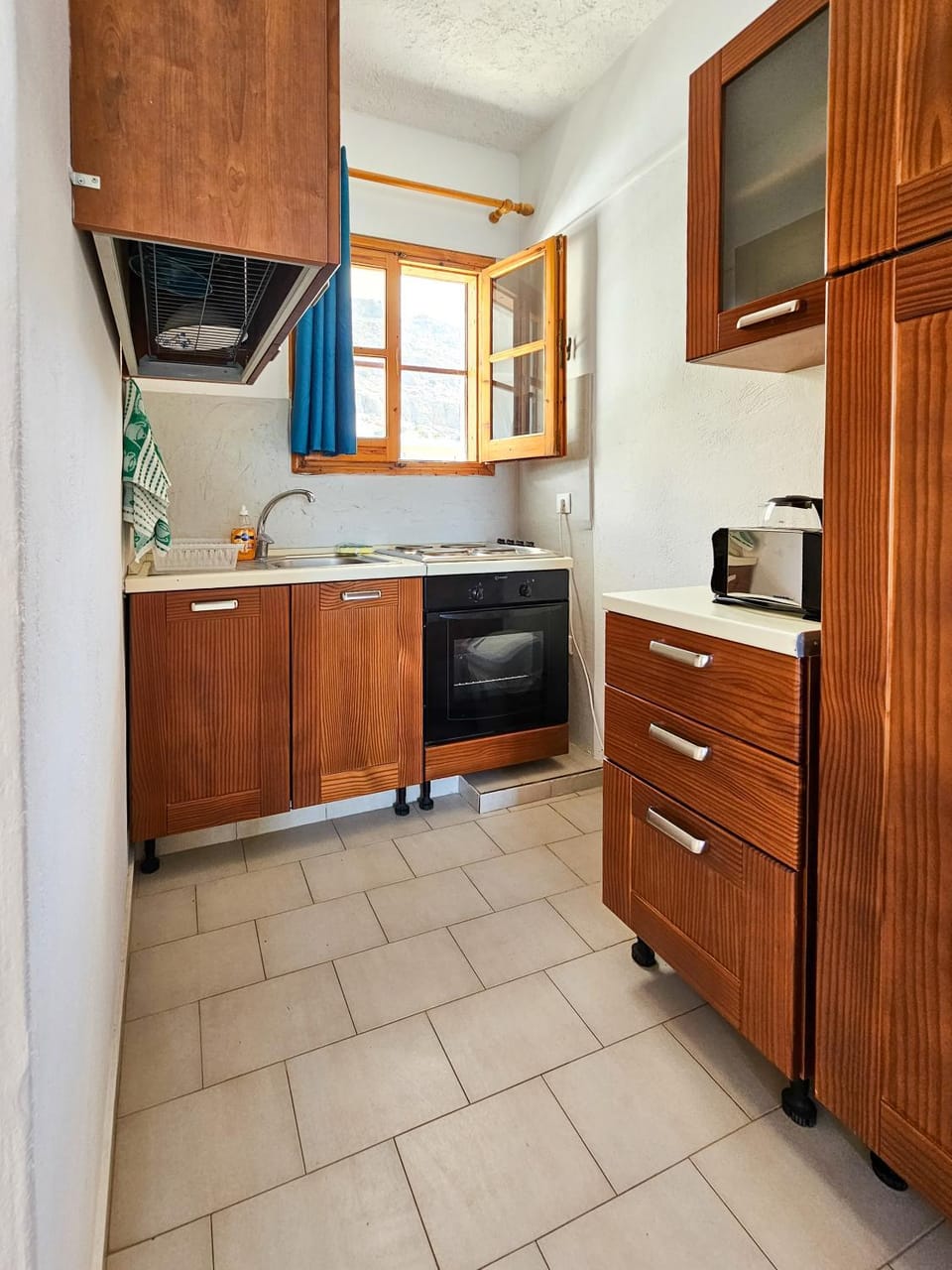 Kitchen or kitchenette, pet friendly, stove, toaster