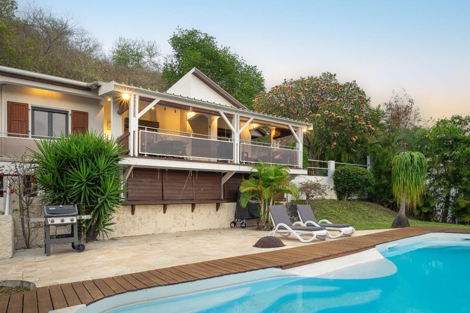 Property building, Patio, Day, Garden, Garden view, Pool view, Swimming pool, sunbed