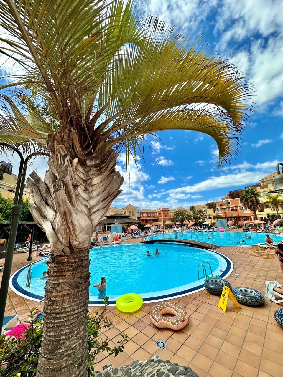 Day, Natural landscape, Pool view, Swimming pool, sunbed