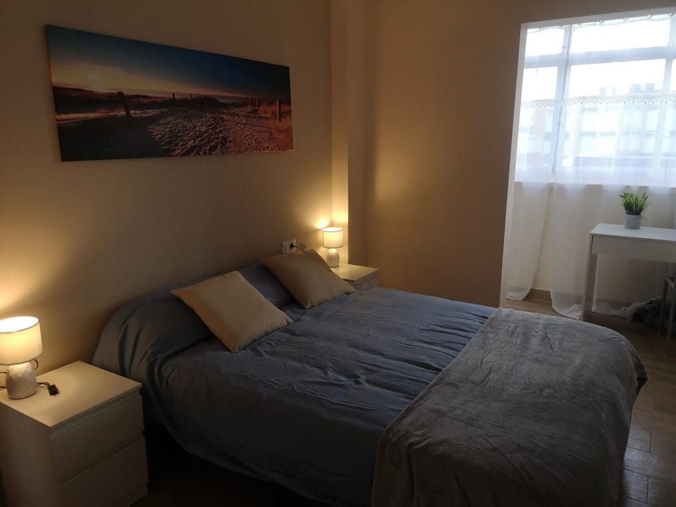 Hostal Mari en La Laguna, alquiler habitación privada en hostal, 6 habitaciones cerca de la universidad y aeropuerto Norte, 3 baños compartidos Bed and Breakfast in Canary Islands