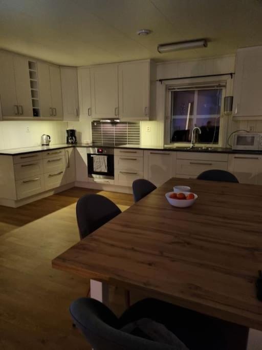 Moderne hus med 5 soverom og 2 bad på Hidra House in Rogaland