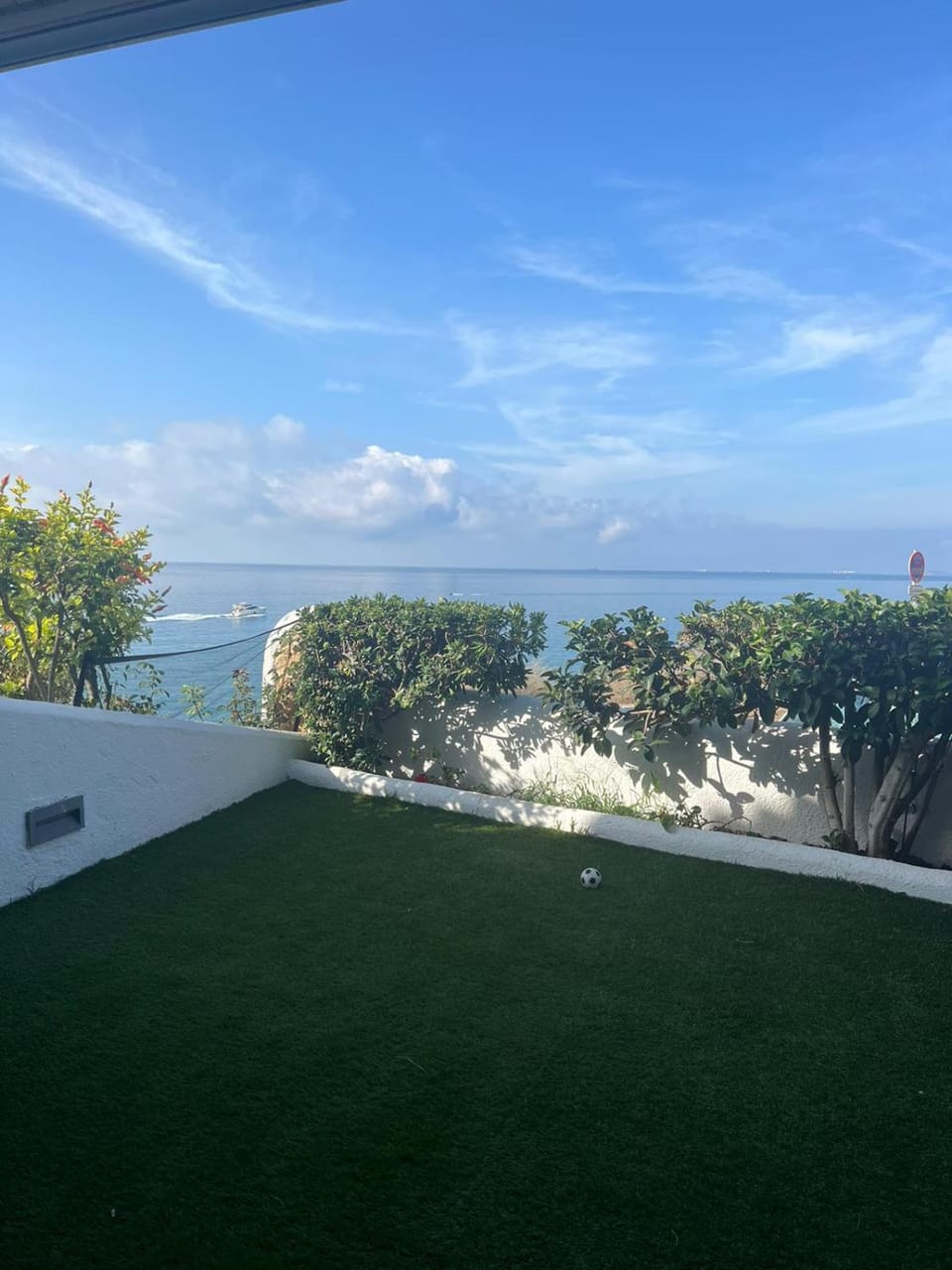 Garden, Sea view