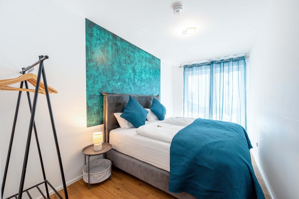 Lit Living: Luxus - Box Spring - Parking - Terrace Apartment in Mannheim