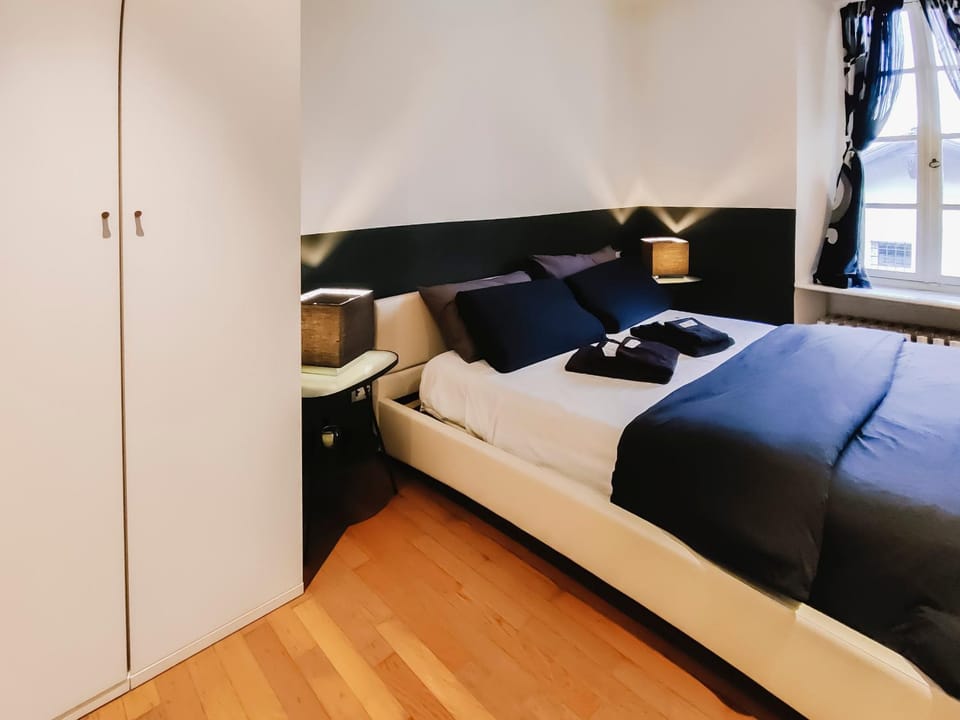 Bed, Photo of the whole room, Bedroom, wardrobe