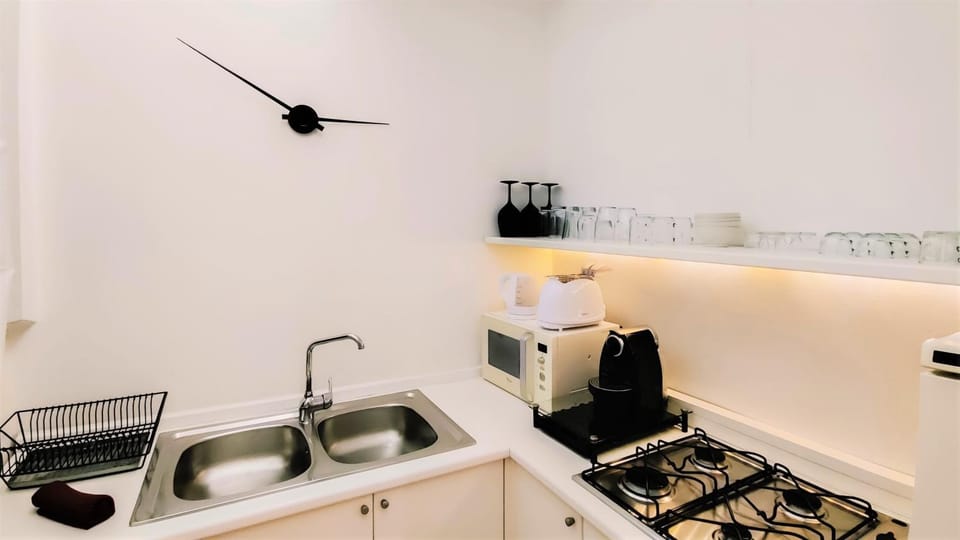 Coffee/tea facilities, Kitchen or kitchenette, minibar, stove, toaster, kitchen