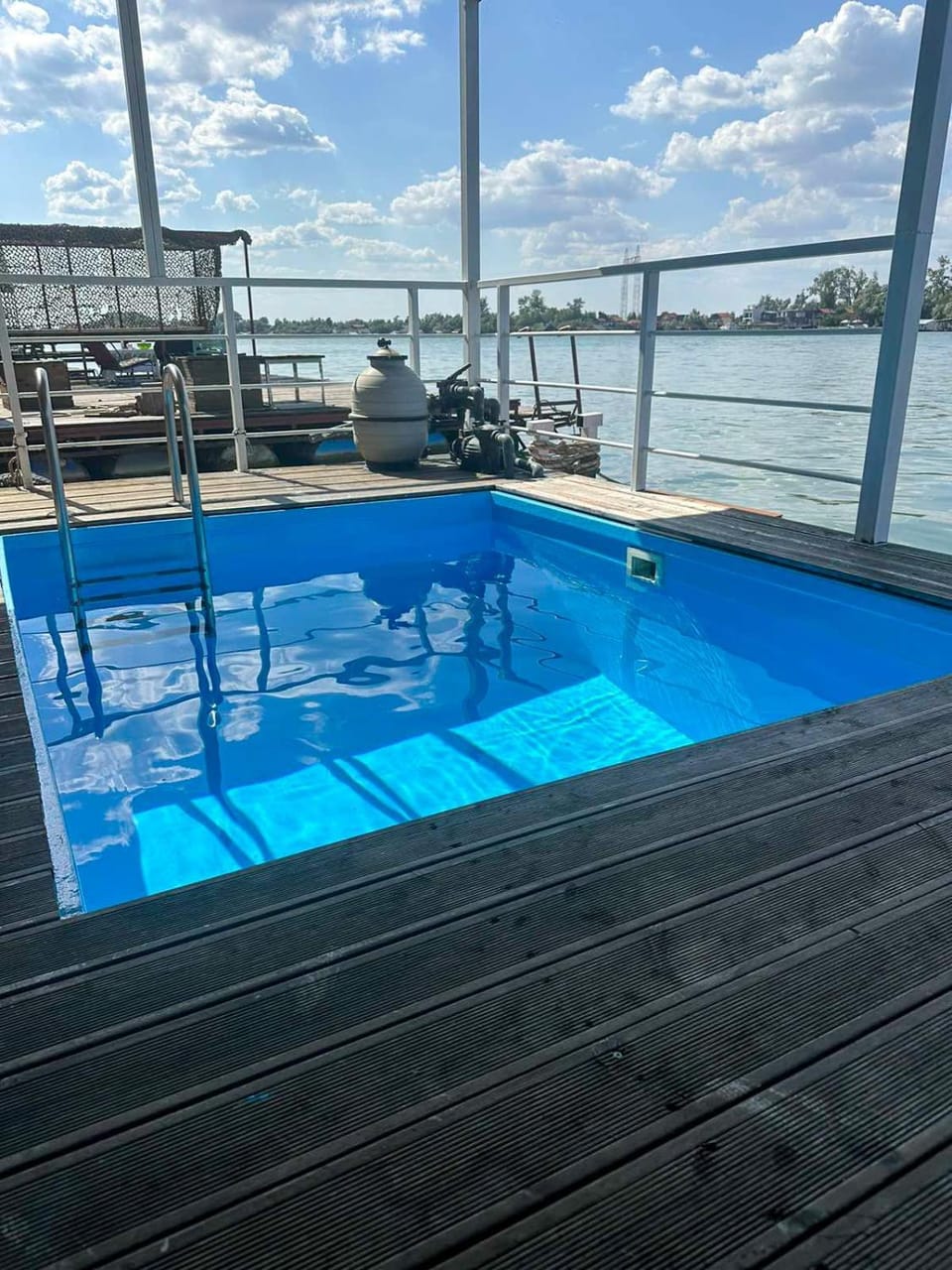 Balcony/Terrace, River view, Swimming pool