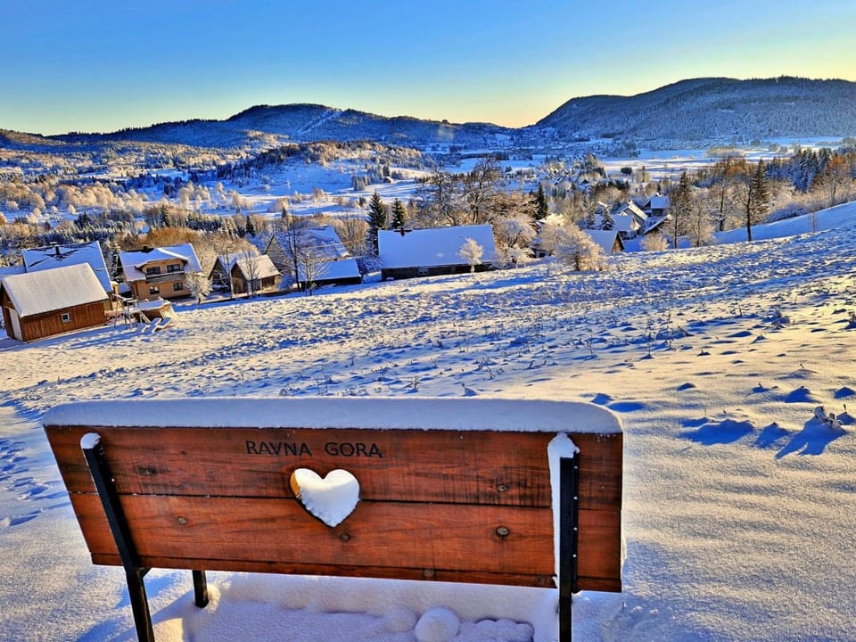 Nearby landmark, Garden view, Mountain view