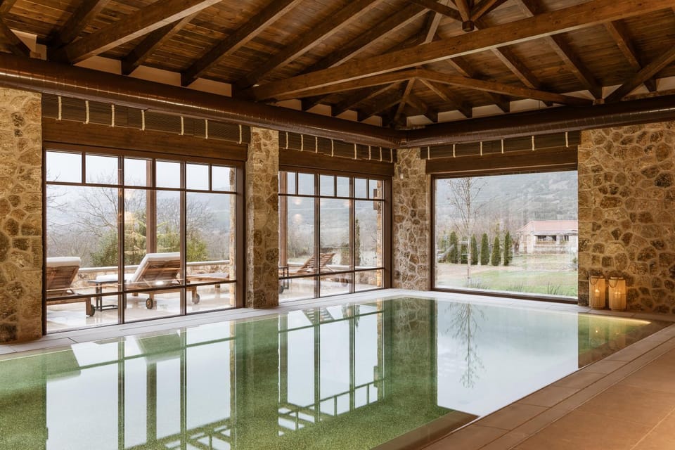 Natural landscape, View (from property/room), Garden view, Mountain view, Pool view, Swimming pool, Quiet street view, sunbed