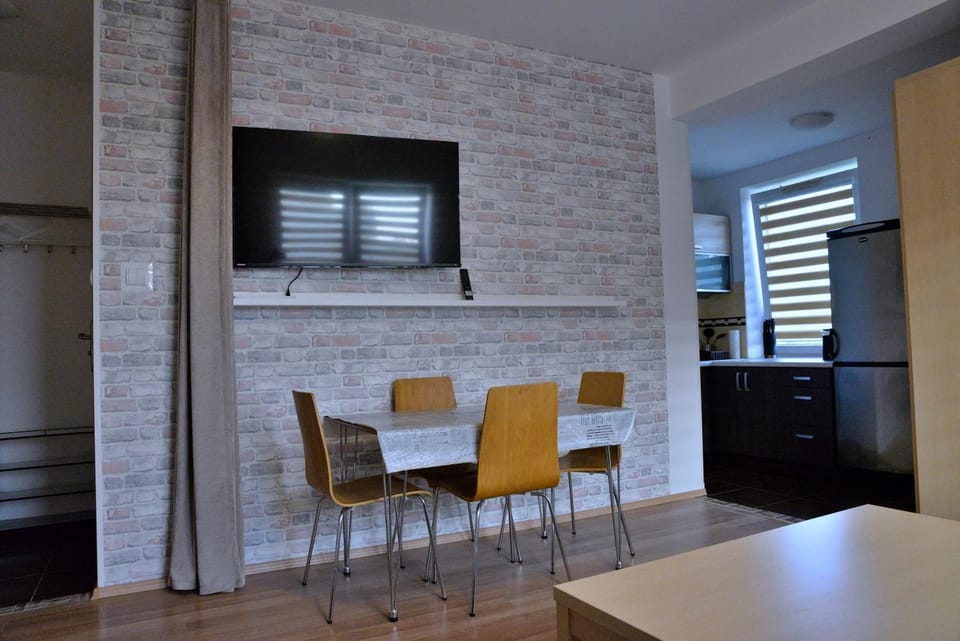TV and multimedia, Living room, Dining area