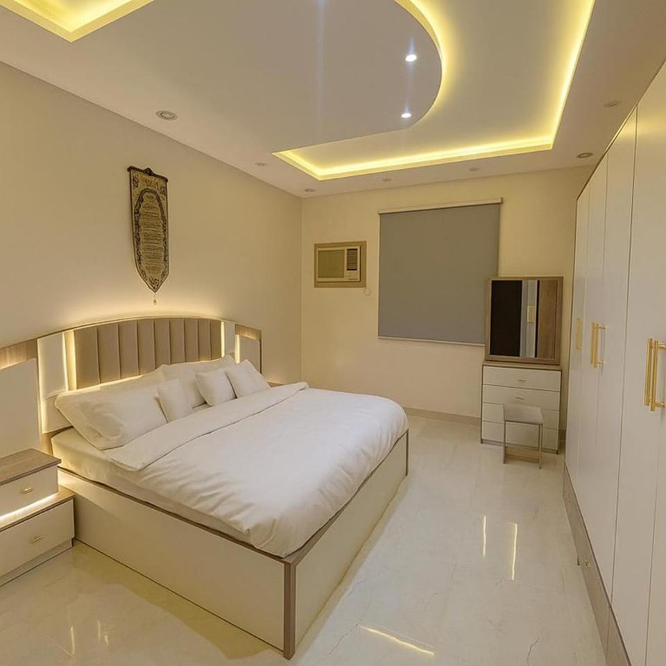 Bed, TV and multimedia, Living room, Photo of the whole room, Seating area, Bedroom, wardrobe, air conditioner, air conditioner