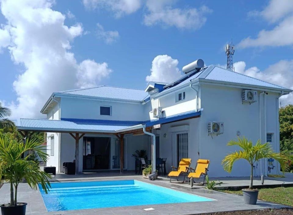 Villa Luciole Man'Néa House in Sainte-Anne