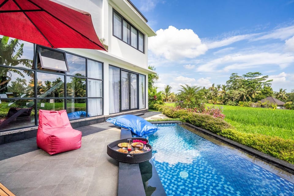 Property building, Spring, Day, Garden view, Pool view, Pool view, Swimming pool, Swimming pool, sunbed