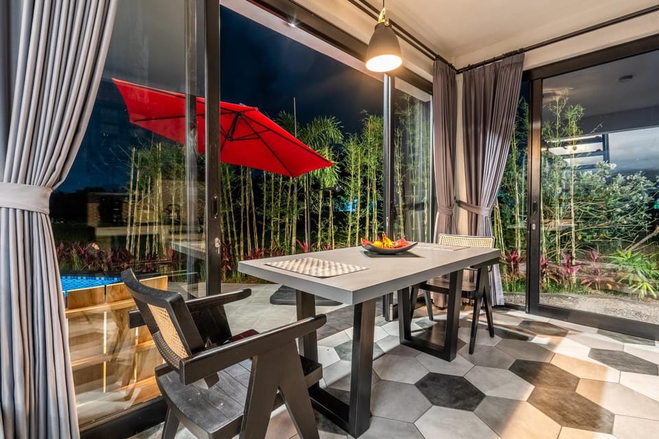 Day, Garden, View (from property/room), Dining area, Garden view