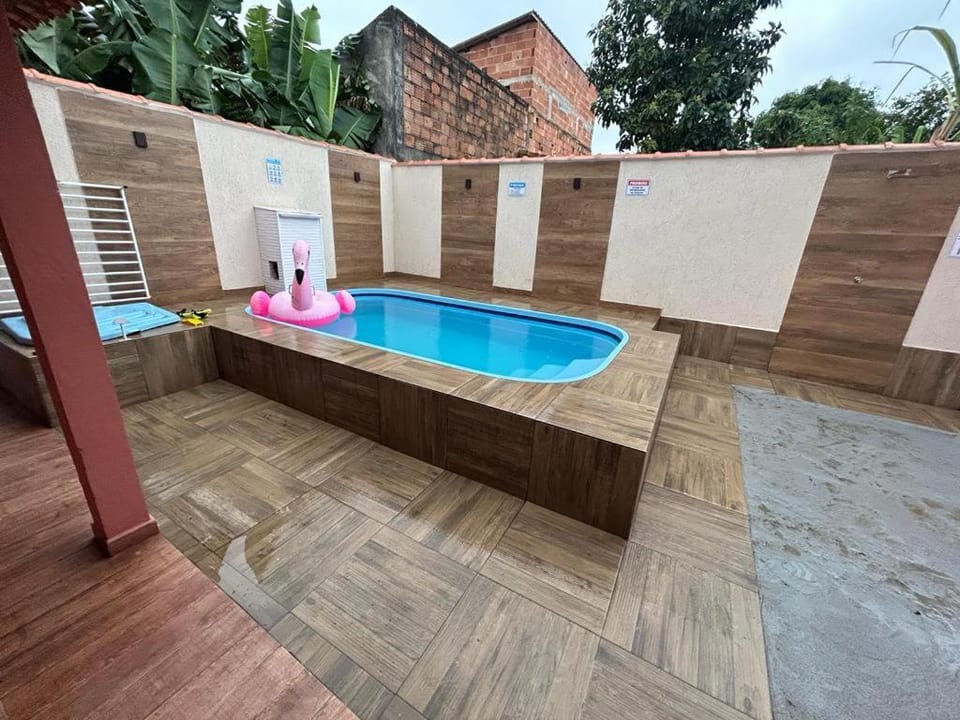 Casa iguaba com área de lazer House in State of Rio de Janeiro