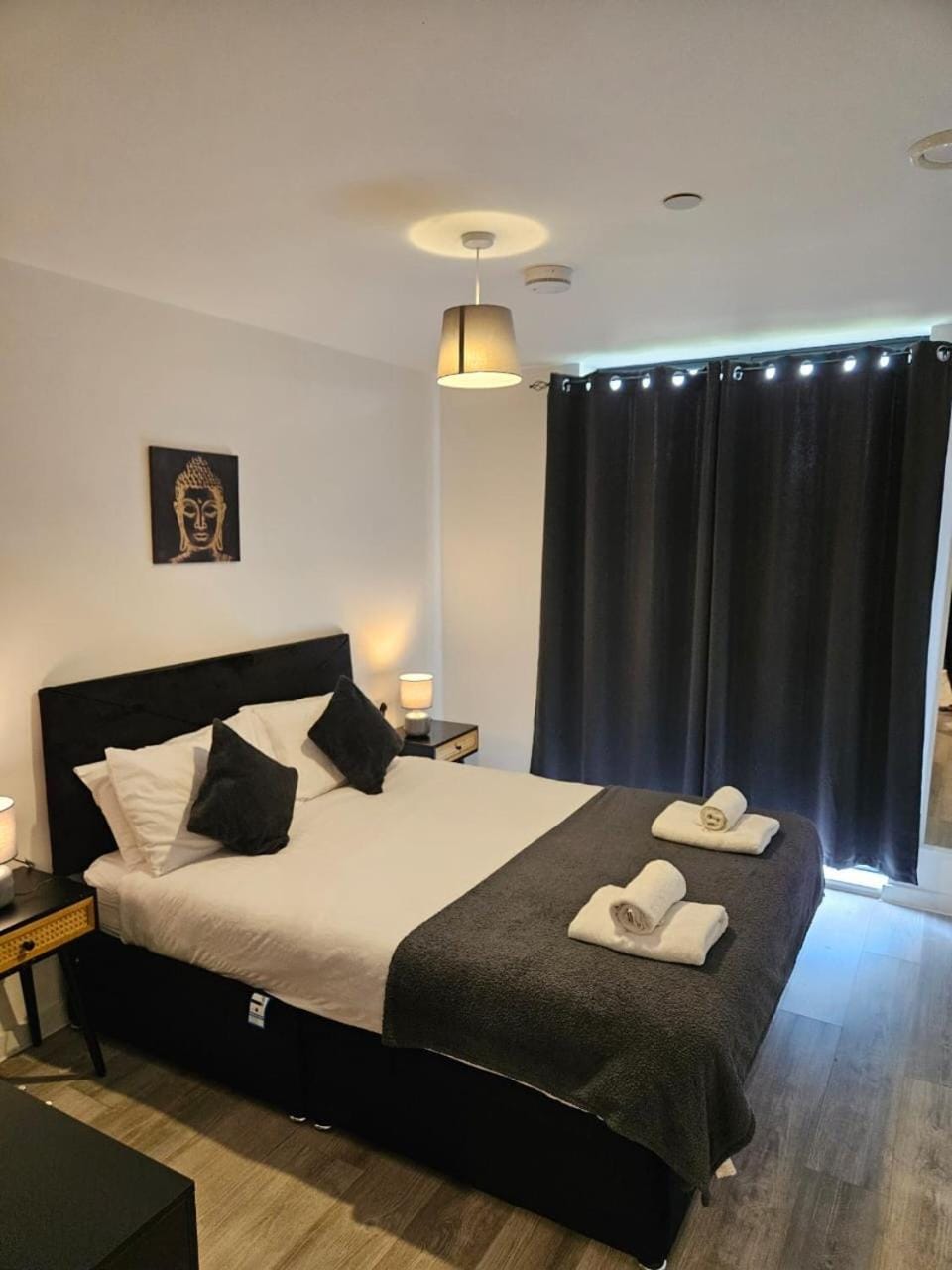 Liverpool modern family living Apartment in Liverpool