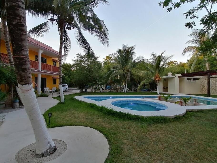 Marysol d11 private beach next to nomads Apartment in Isla Mujeres