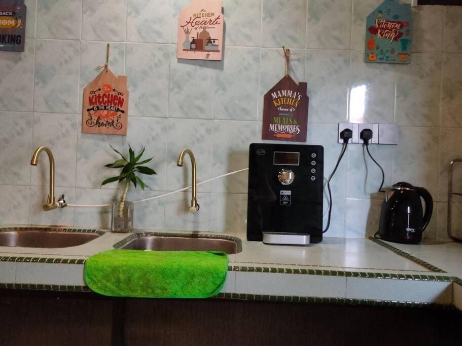 Kitchen or kitchenette, Drinks