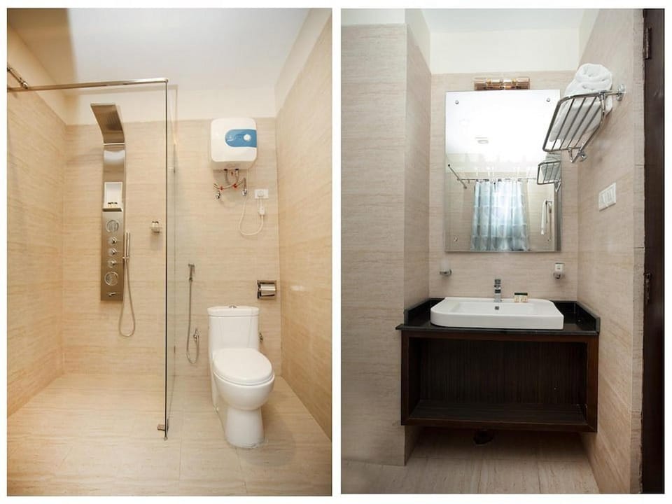 Shower, Toilet, Bathroom, towels