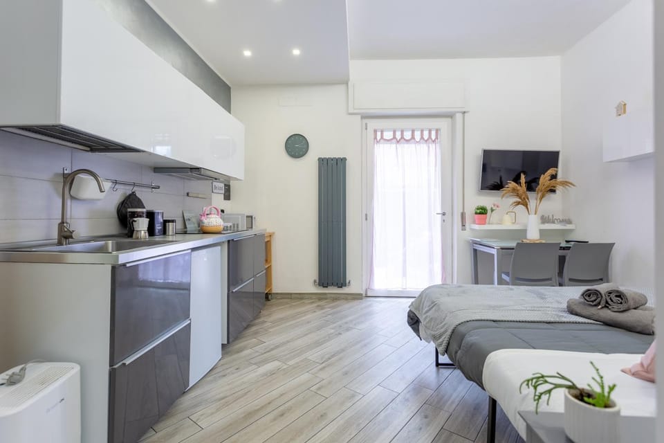Holiday Homes Rome - Portuense 21 - Studio with little private Garden Apartment in Rome