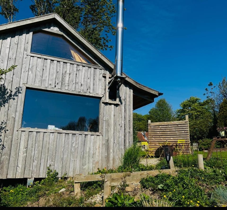 The Cabin at Shambala- now with sauna available to book! Cabin in England