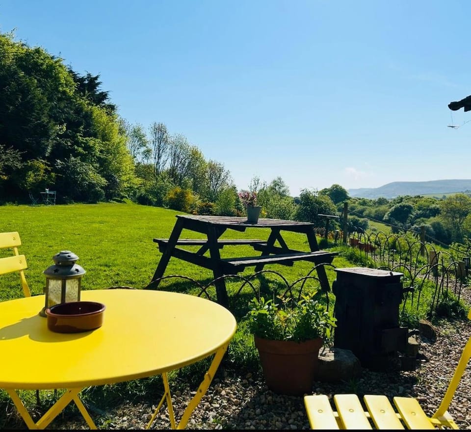 The Cabin at Shambala- now with sauna available to book! Cabin in England