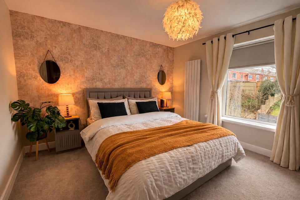 Bed, Photo of the whole room, Bedroom