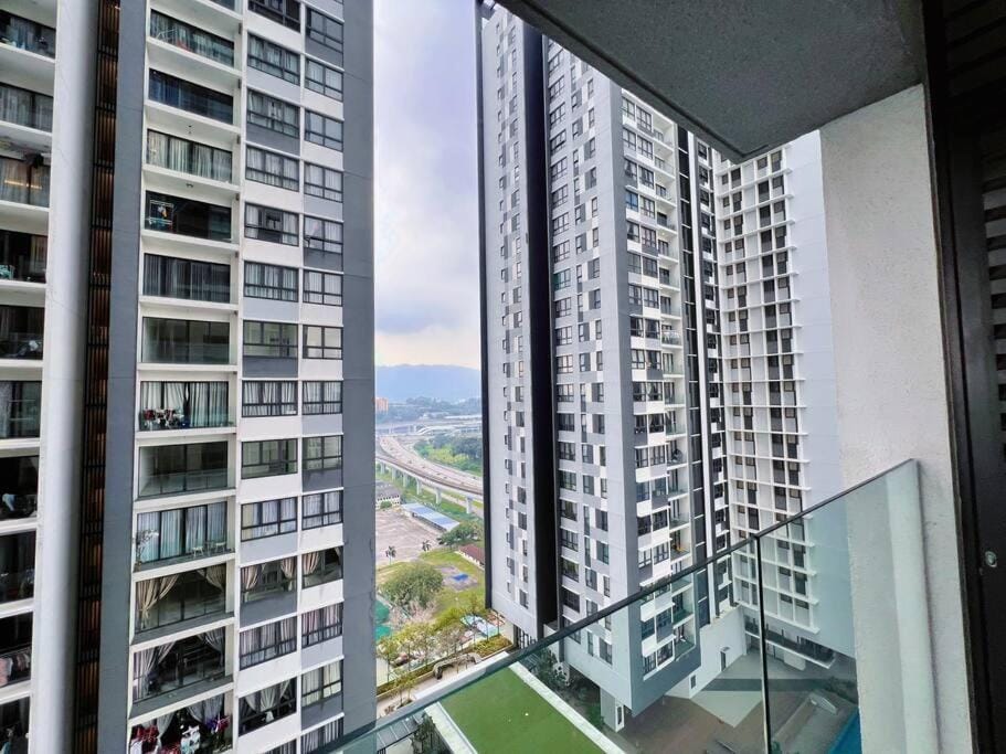 Property building, Day, City view