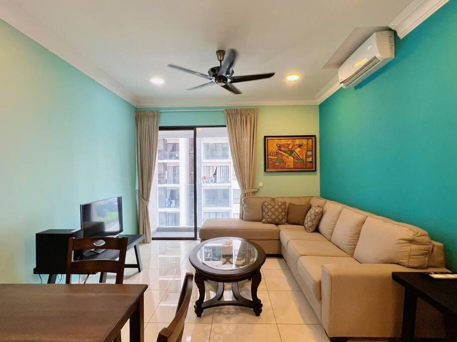 TV and multimedia, Living room, Seating area, fireplace