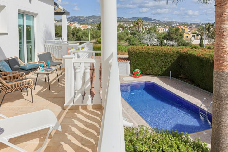 Balcony/Terrace, Balcony/Terrace, Swimming pool