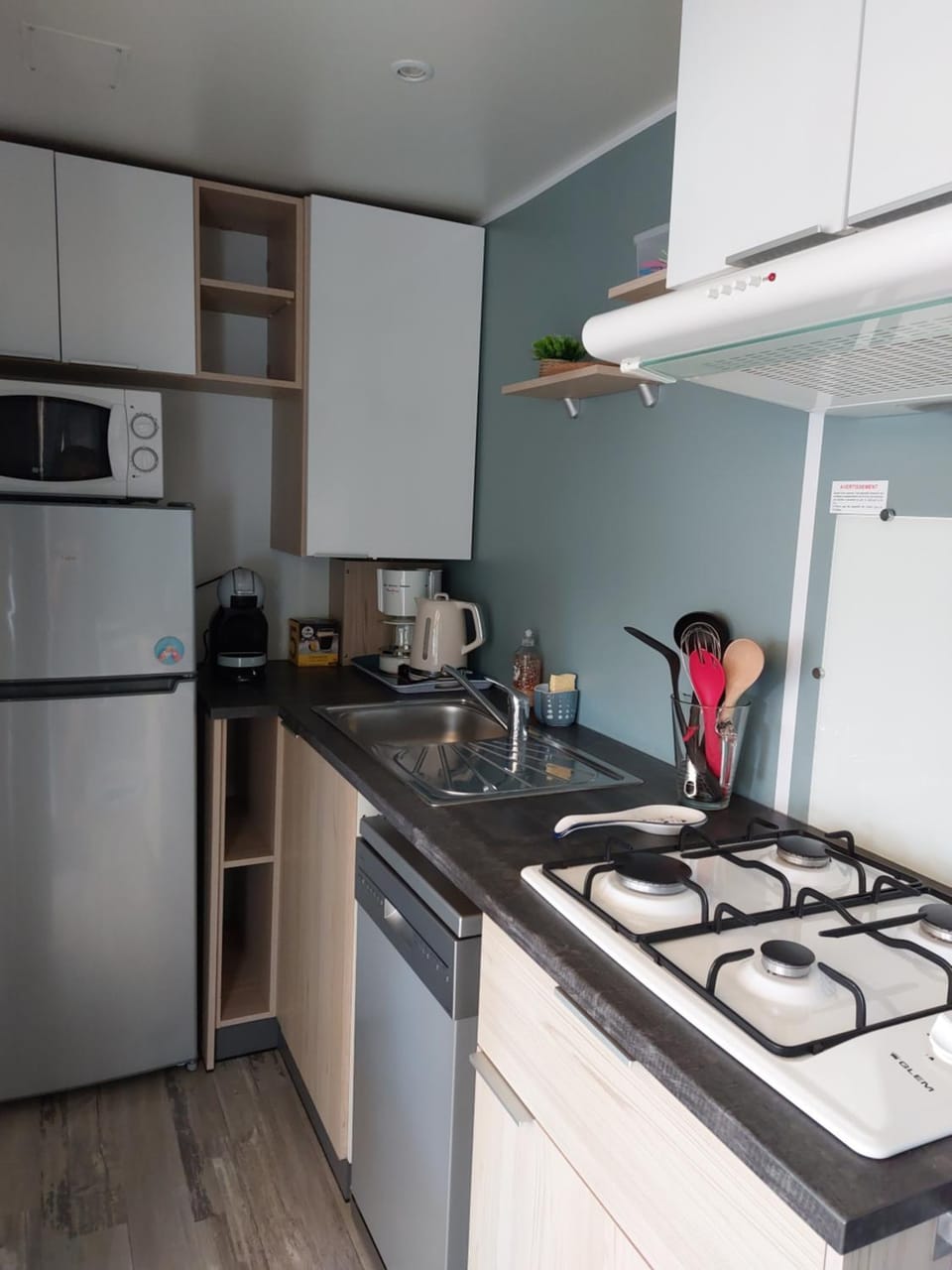 Kitchen or kitchenette