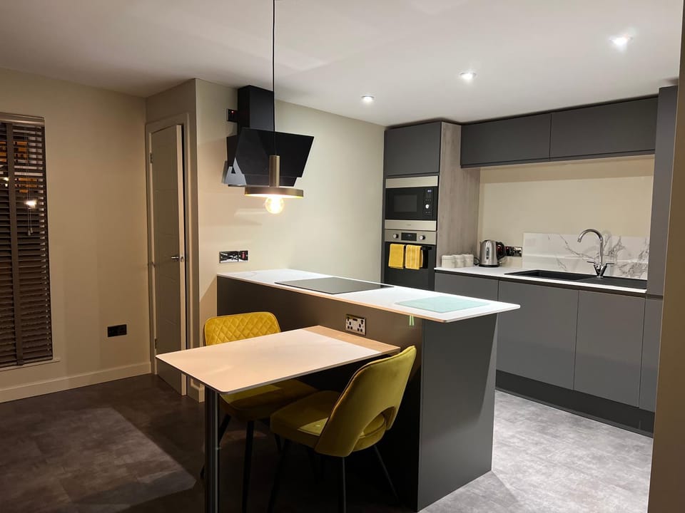 Coffee/tea facilities, Kitchen or kitchenette, Dining area, minibar, pet friendly, stove