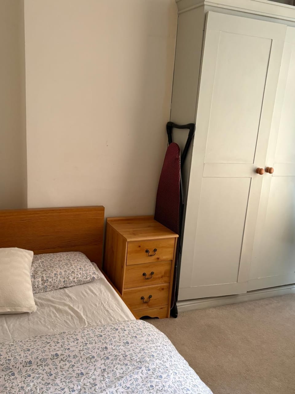 Private Lovely double bedroom Vacation rental in High Wycombe