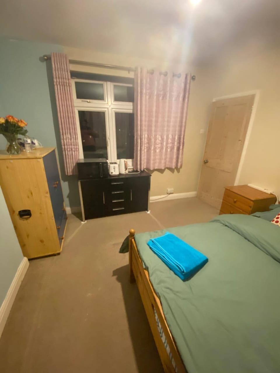 Private Lovely double bedroom Vacation rental in High Wycombe
