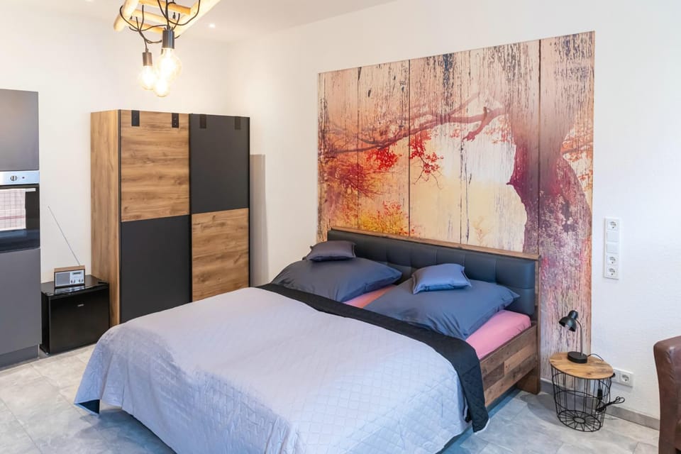 Bed, Photo of the whole room, Bedroom, Facility for disabled guests, pet friendly, wardrobe