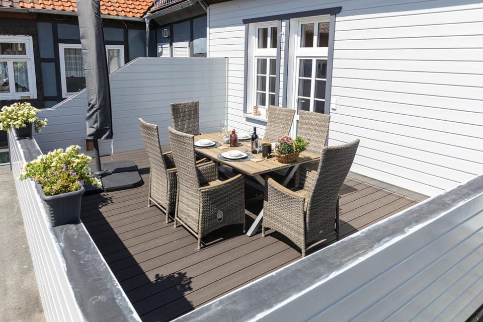 Property building, Patio, View (from property/room), Balcony/Terrace, Seating area, Food
