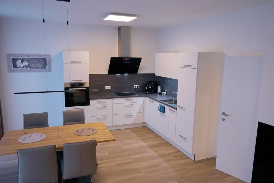 Kitchen or kitchenette, dishwasher, pet friendly, stove