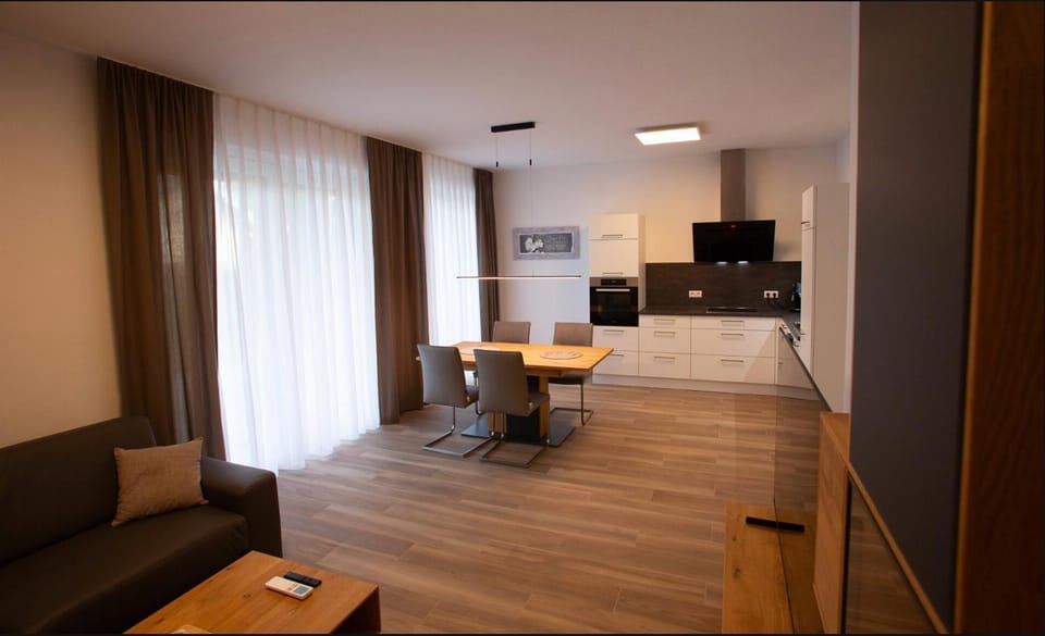 TV and multimedia, Kitchen or kitchenette, Living room, Dining area