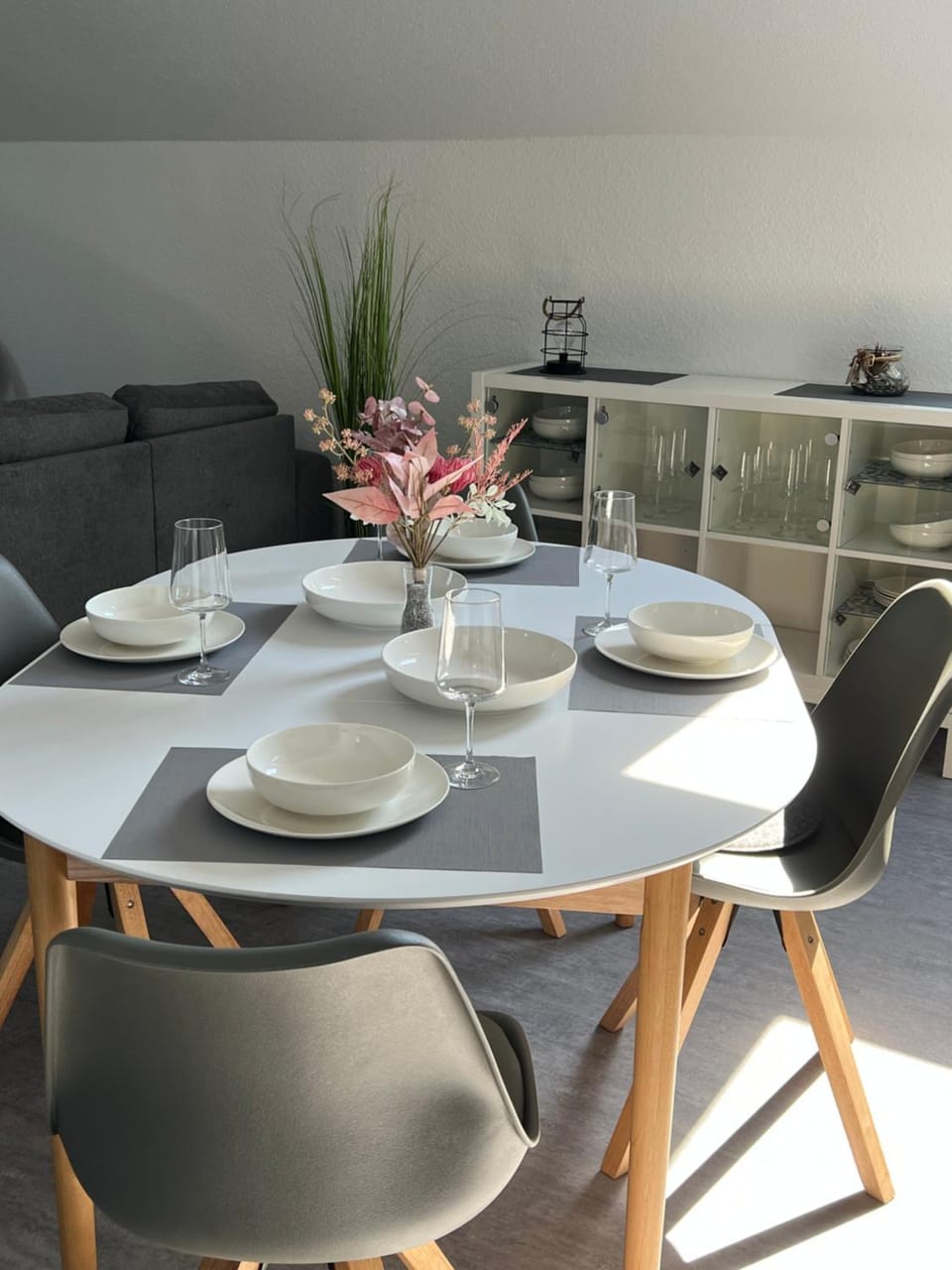 Seating area, Dining area