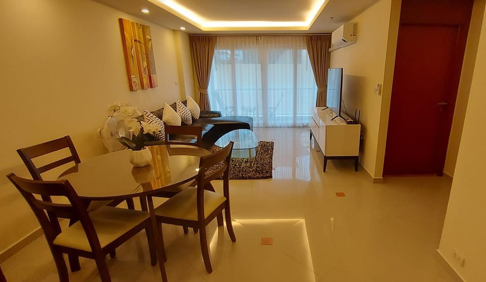 City Garden Pattaya - 2br Suite, 76sqm Apartment in Pattaya City
