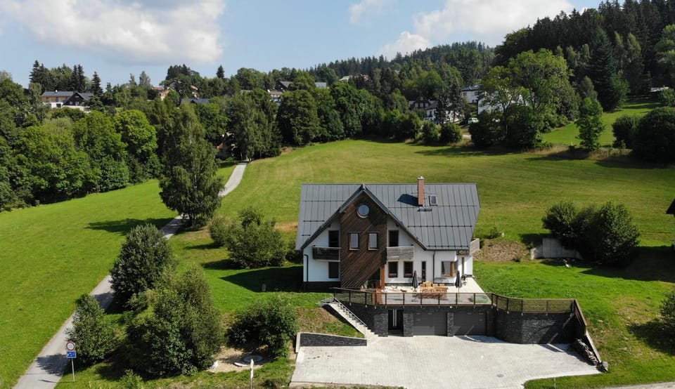 Property building, Spring, Day, Natural landscape, Bird's eye view, Mountain view