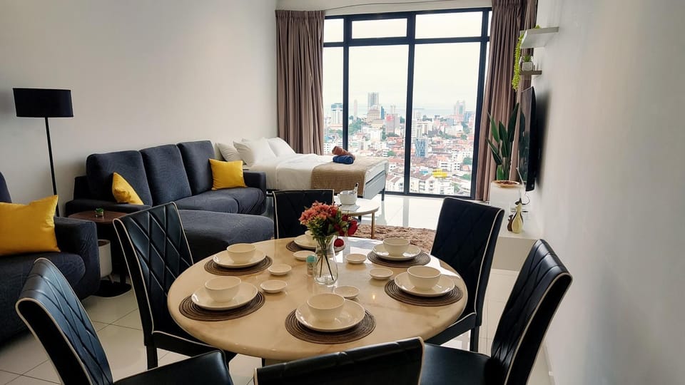 Bed, Living room, Dining area
