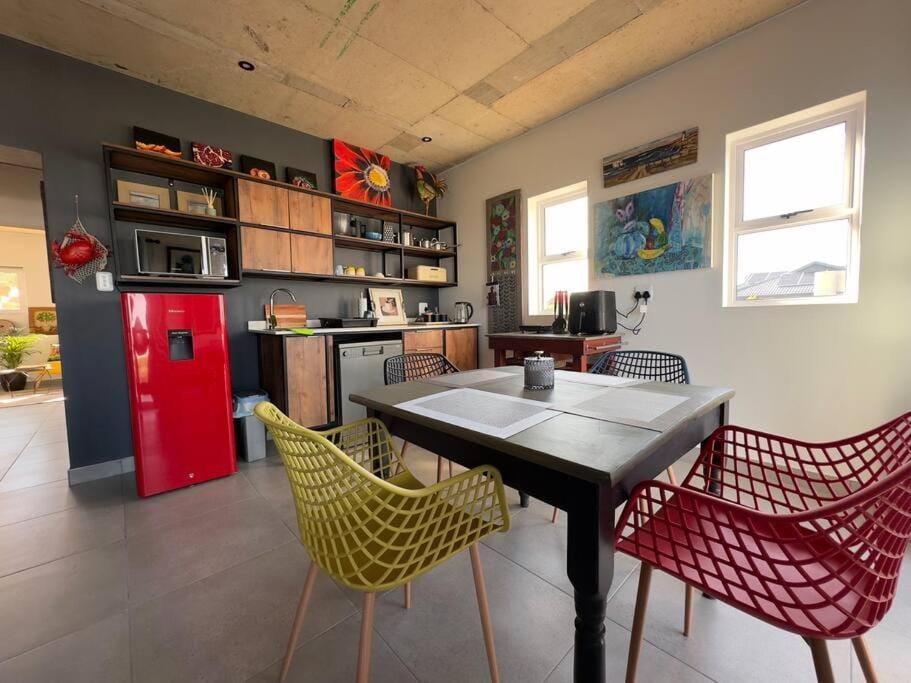 Vincent - Artistic Luxury Suite Apartment in Western Cape