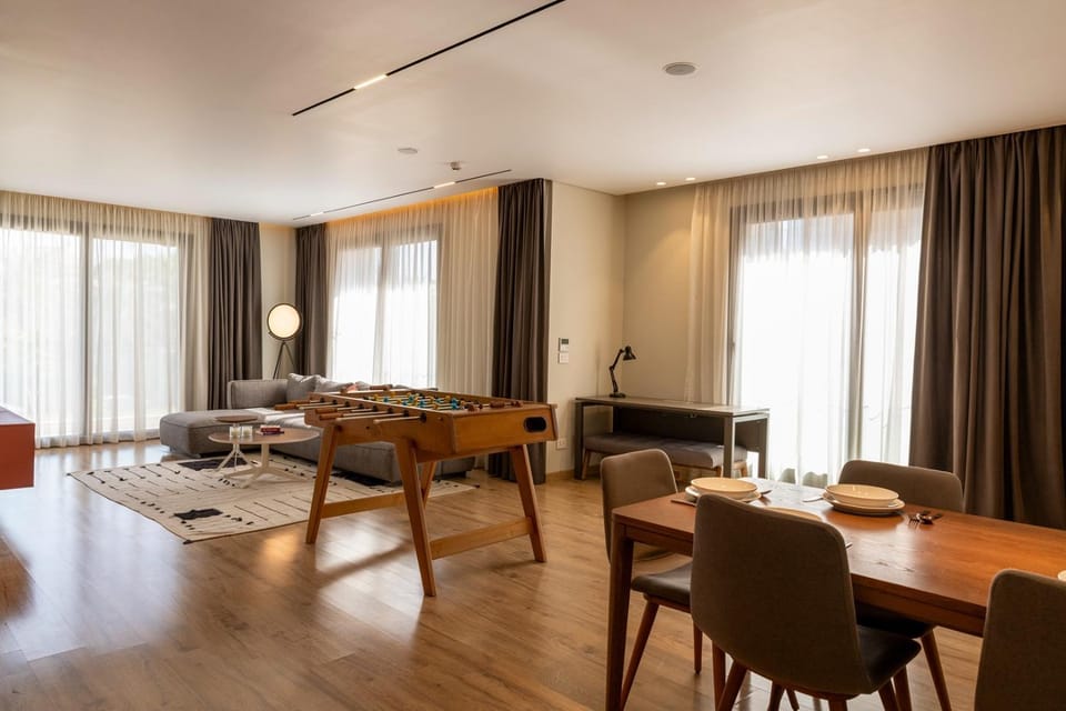 Living room, Seating area, Dining area
