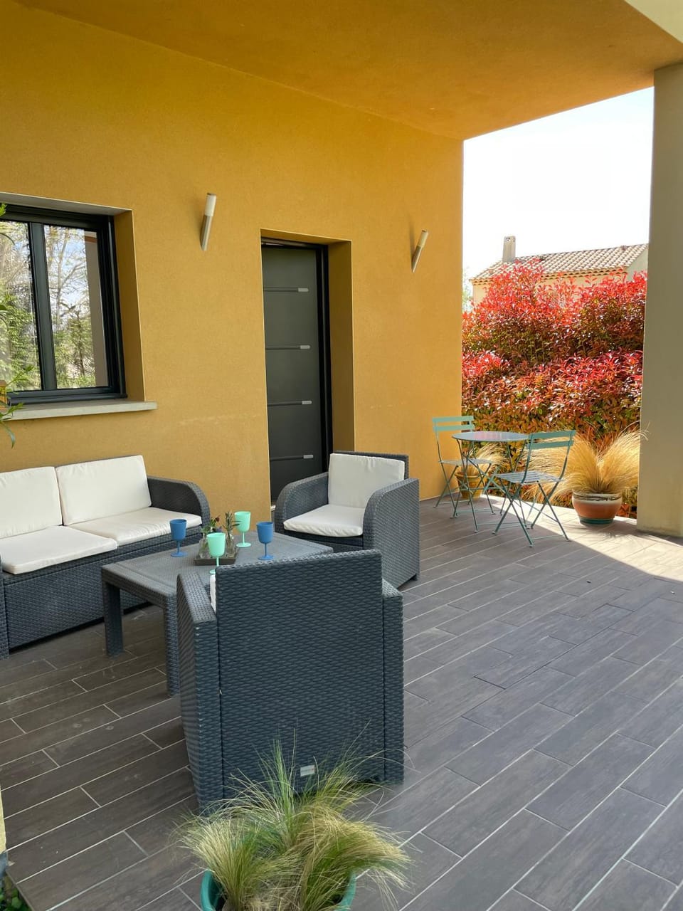 Patio, Facade/entrance