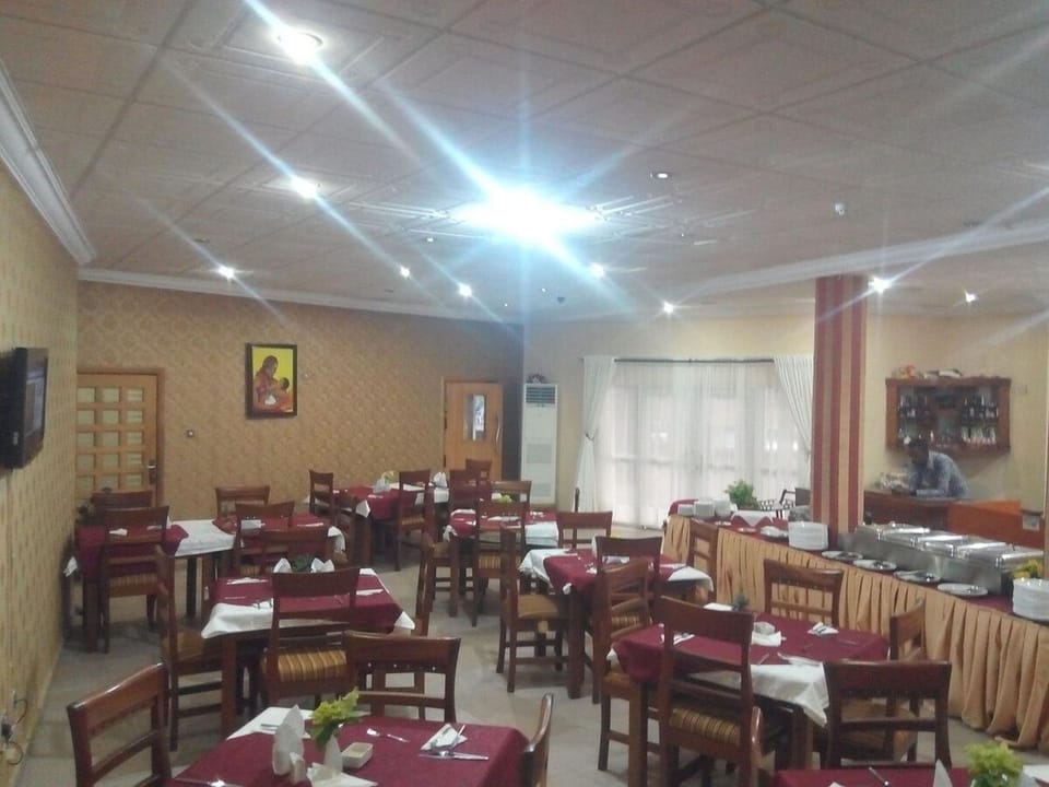 Restaurant/places to eat, Decorative detail, Dining area