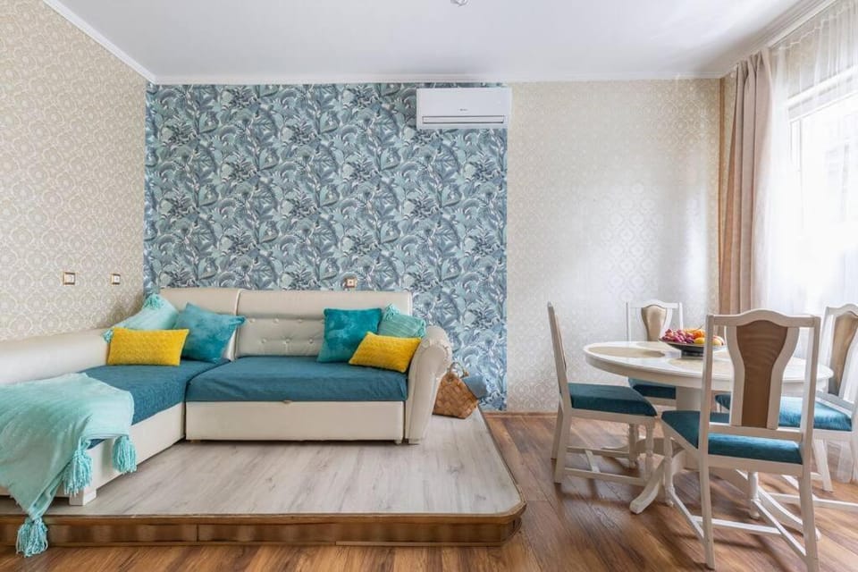 Living room, Dining area, air conditioner