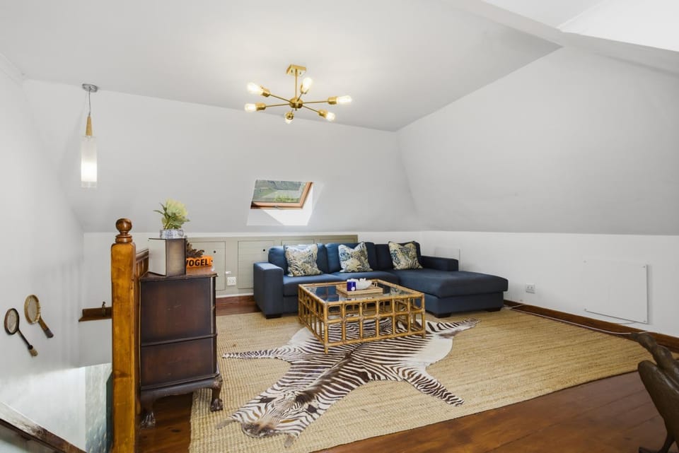 Living room, Seating area, Mountain view, hair dresser, air conditioner