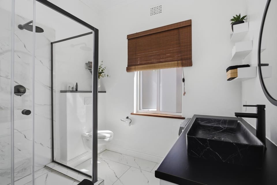 Shower, Bathroom, washing machine